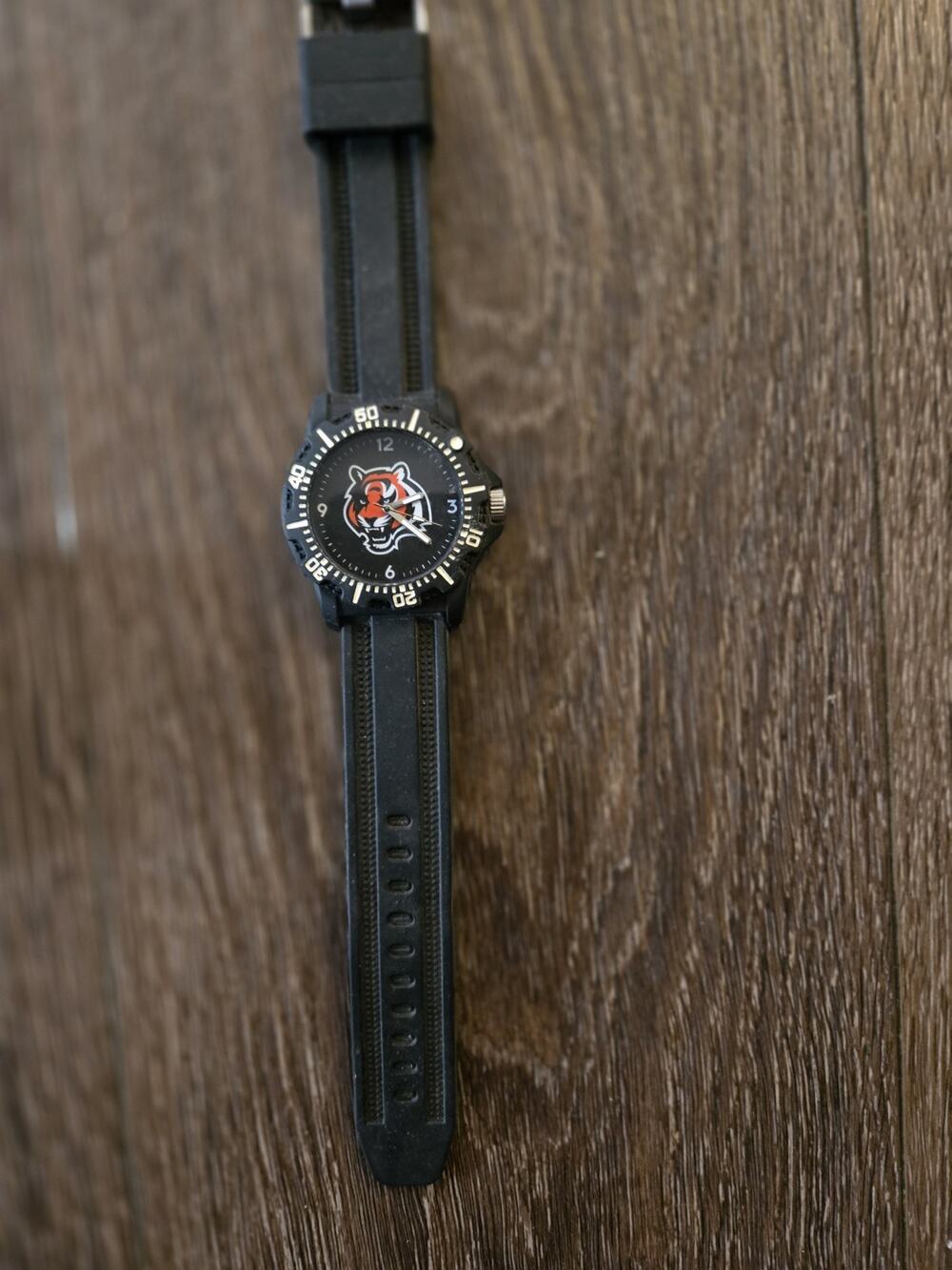 TEAMS: Cincinnati Bengals - Game Time NFL Team Logo His Or Her Watches